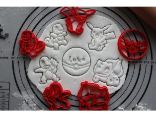 Several 3d printed pokemon cookie cutters